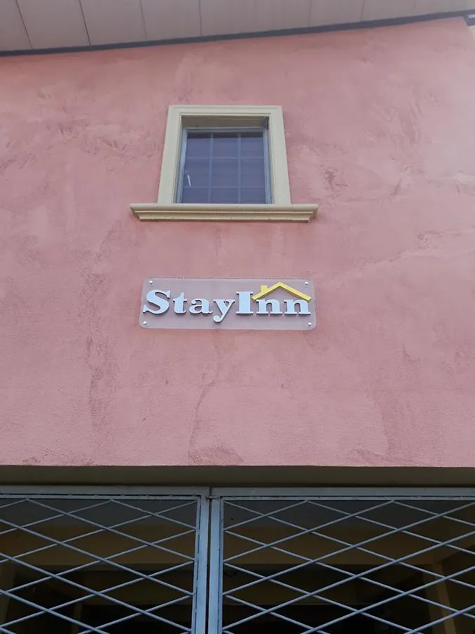 לינה וארוחת בוקר Piarco Stayinn Trinidad